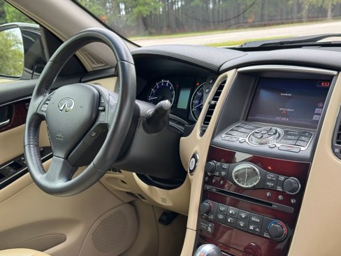 Used 2017 INFINITI QX50 AWD w/ Deluxe Touring Package image 19