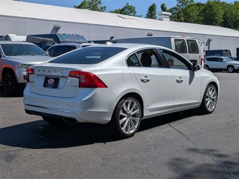Used 2017 Volvo S60 T5 Inscription image 3