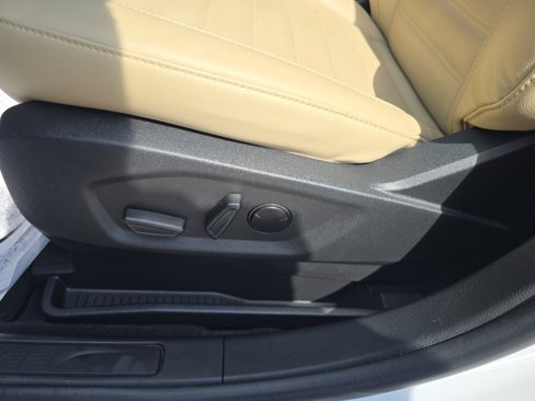 Used 2024 Ford Edge SEL w/ Convenience Package image 24