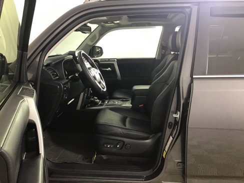 Used 2021 Toyota 4Runner Limited image 9
