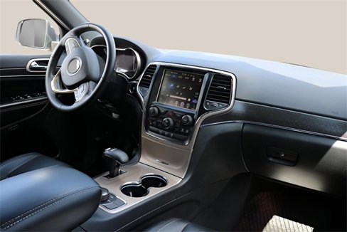 Used 2015 Jeep Grand Cherokee Limited w/ Trailer Tow Group IV image 18