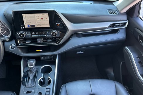 Used 2024 Toyota Highlander XLE image 28