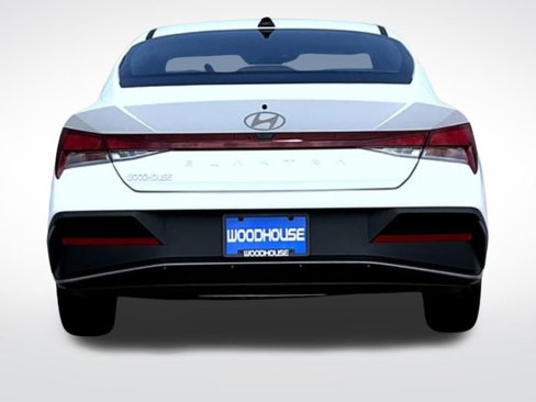 New 2025 Hyundai Elantra SE image 7