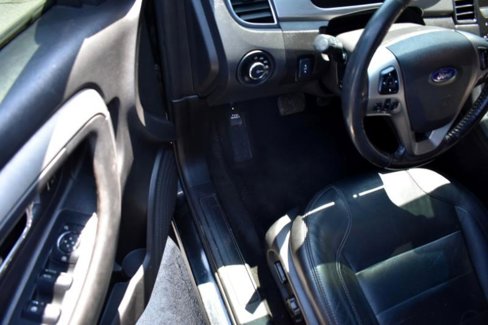 Used 2013 Ford Taurus SEL image 28