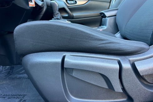 Used 2019 Nissan Rogue Sport S image 14