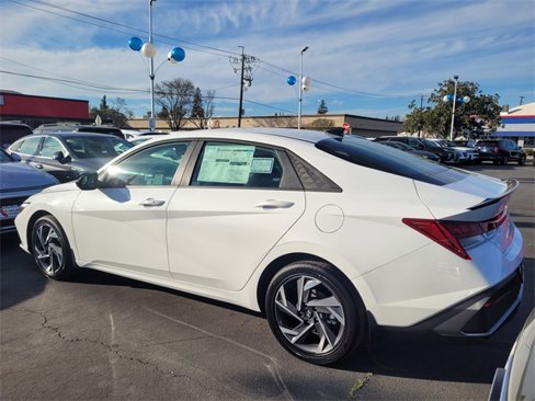 New 2025 Hyundai Elantra SEL image 6