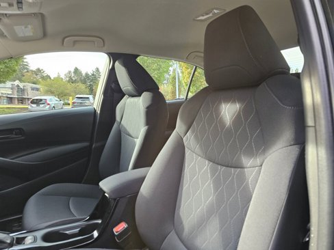 Used 2022 Toyota Corolla LE image 24