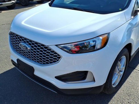 Used 2024 Ford Edge SEL image 8