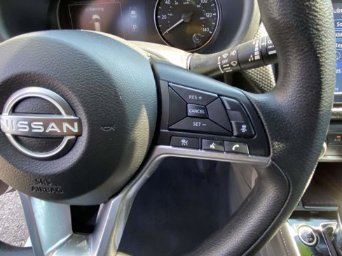 Used 2023 Nissan Kicks SV image 10