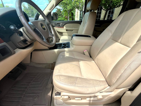 Used 2014 Chevrolet Suburban LT image 37