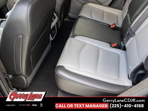 Used 2024 GMC Terrain SLT image 18