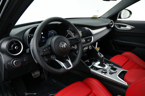 New 2025 Alfa Romeo Giulia w/ Veloce Package Rwd image 16