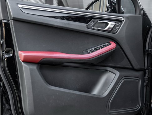 Certified 2023 Porsche Macan image 18