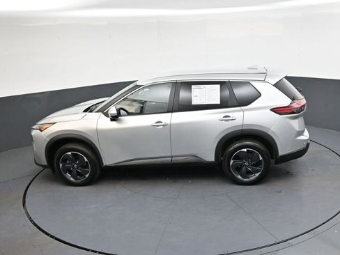 Used 2024 Nissan Rogue SV image 27