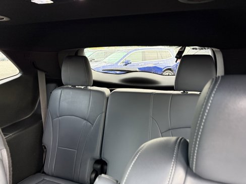 Used 2022 Buick Enclave Essence w/ Experience Buick Package image 7