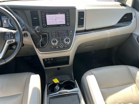 Used 2020 Toyota Sienna XLE image 15