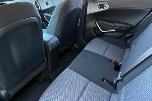 Used 2023 Kia Soul LX w/ LX Technology Package image 13