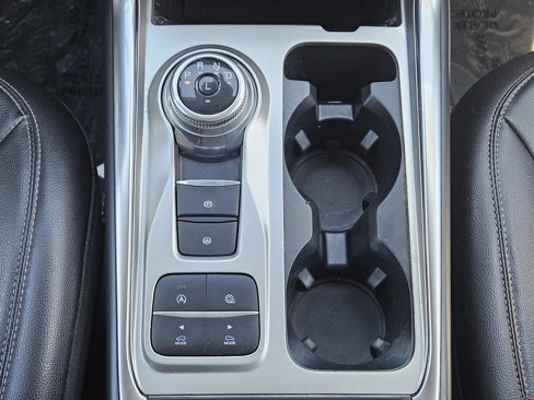 Used 2021 Ford Explorer XLT w/ Equipment Group 202A image 19