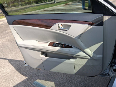 Used 2009 Toyota Avalon XLS image 26