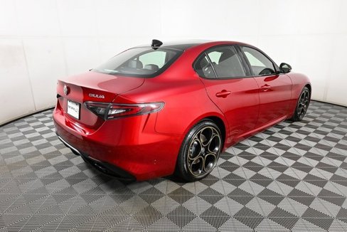 New 2025 Alfa Romeo Giulia w/ Driving Assist Package image 30