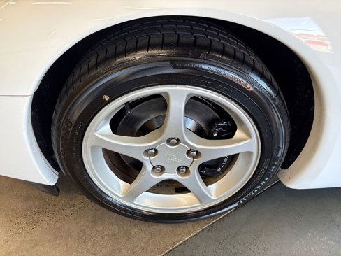 Used 2004 Chevrolet Corvette Coupe w/ Preferred Equipment Group image 25
