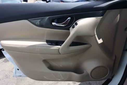 Used 2016 Nissan Rogue SL w/ SL Premium Package image 23