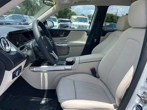 Used 2023 Mercedes-Benz GLB 250 image 9