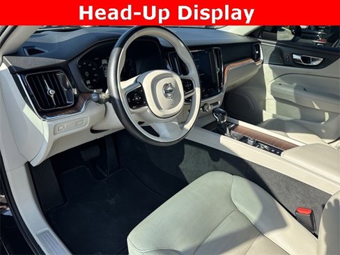 Used 2019 Volvo S60 T6 Momentum w/ Multimedia Package image 13
