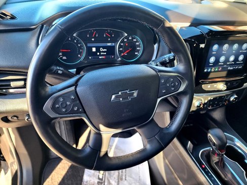 Used 2023 Chevrolet Traverse RS image 13