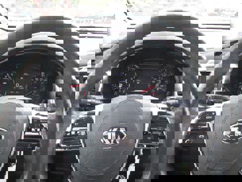 Used 2019 Kia Sorento L image 16