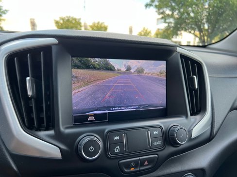 Used 2023 GMC Terrain SLT image 31
