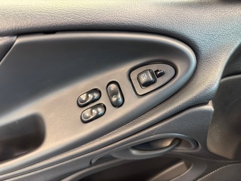 Used 2001 Ford Mustang GT image 38