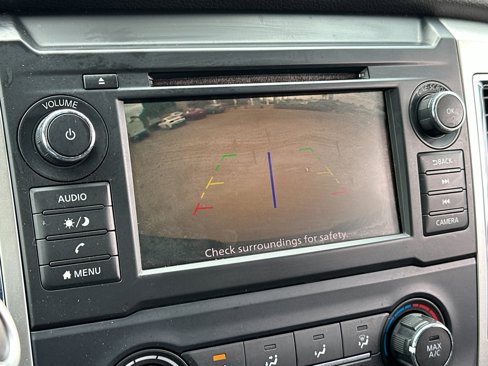 Used 2019 Nissan Titan SV image 17