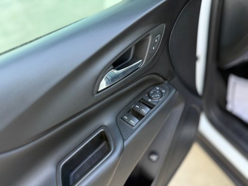 Used 2023 Chevrolet Equinox LT image 11
