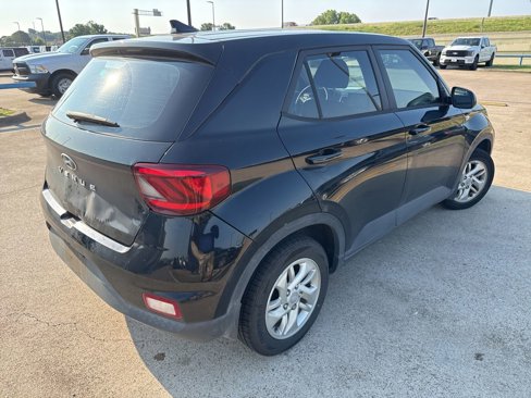 Used 2021 Hyundai Venue SE image 11