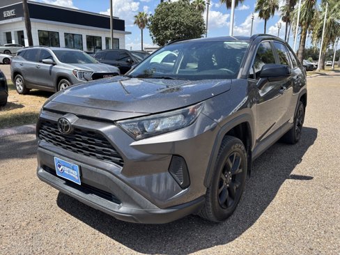 Used 2021 Toyota RAV4 LE image 3
