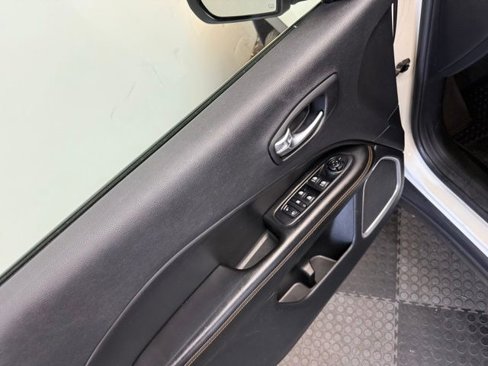 Used 2021 Jeep Compass Limited image 16