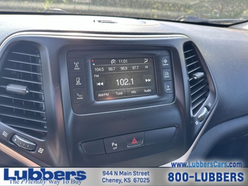 Used 2018 Jeep Cherokee Latitude w/ Mobile Office Group image 15
