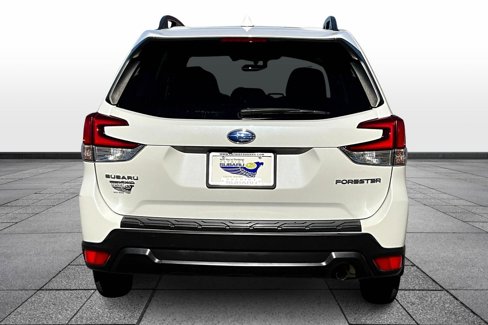 Used 2020 Subaru Forester Premium image 4