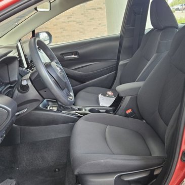 Used 2021 Toyota Corolla LE image 10