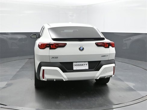 Certified 2025 BMW X2 xDrive28i image 8