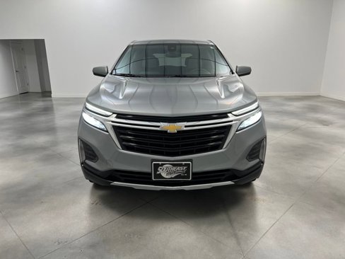 Used 2023 Chevrolet Equinox LT image 2