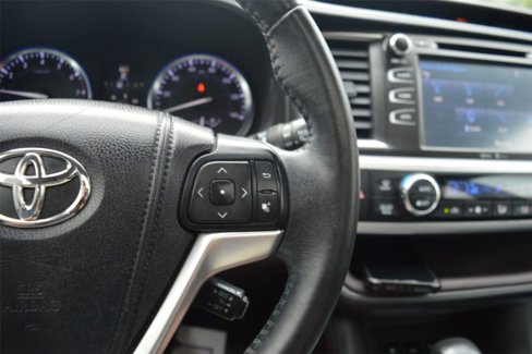 Used 2015 Toyota Highlander XLE image 21