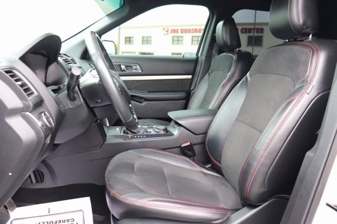 Used 2018 Ford Explorer XLT w/ Equipment Group 202A image 3