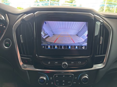 Used 2021 Chevrolet Traverse RS image 19