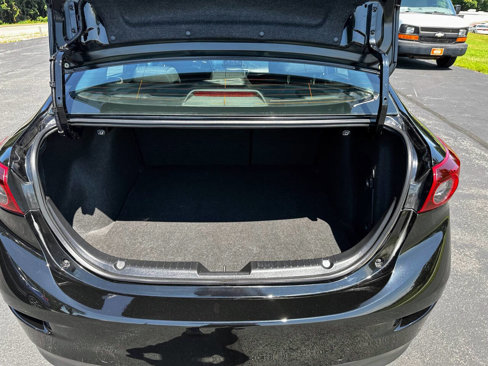 Used 2015 MAZDA MAZDA3 i Touring w/ Technology Package image 35