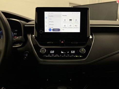 Used 2024 Toyota Corolla XSE image 8