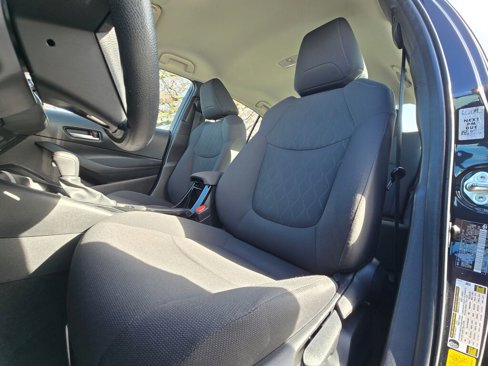 Used 2021 Toyota Corolla LE image 17