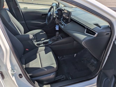 Used 2023 Toyota Corolla LE image 5
