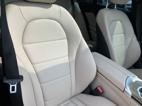 Used 2018 Mercedes-Benz C 300 Sedan image 34